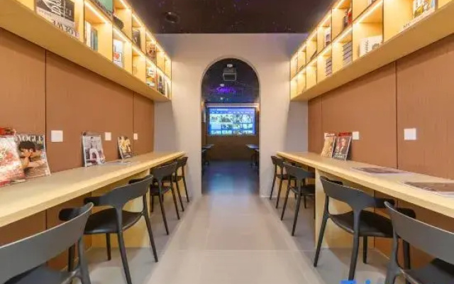 Lvxiaoer Youth Hotel (Hangzhou Jindi Plaza Jinjiadu Subway Station Branch)