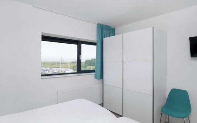 Contemporary Apartment in Kamperland Near Lake