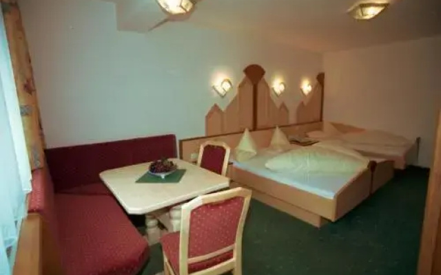 Hotel Garni Binta