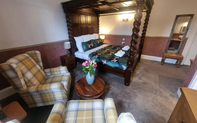 Roy Bridge Hotel