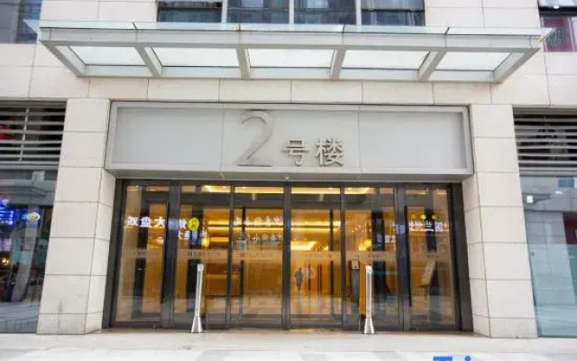 Yiju Homestay (Zhengzhou Longzihu Subway Station)