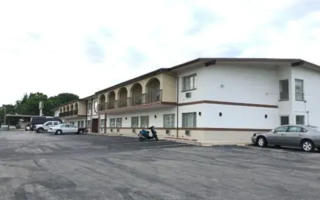 Americas Best Inn & Suites Urbana
