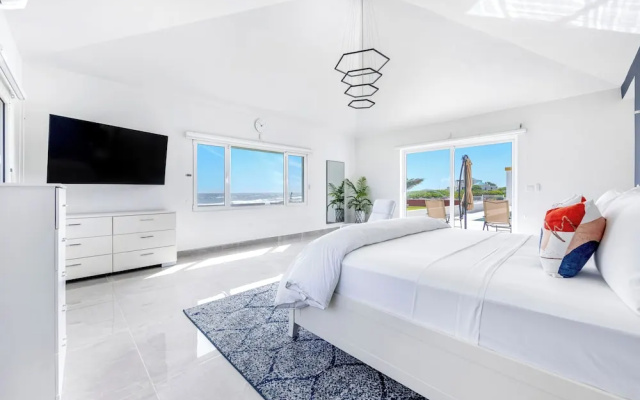4-bed Villa, Pool, Parking