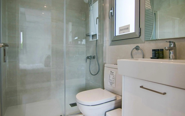 Phaedrus Living: Luxury Villa Ellison