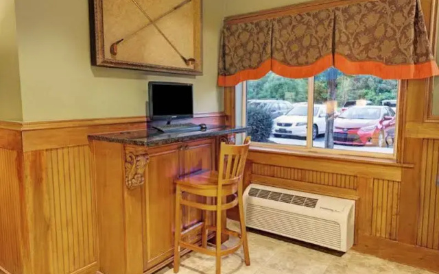 Microtel Inn & Suites Woodstock
