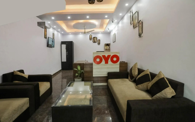 OYO 75701 Red Velvet Rooms & Banquet