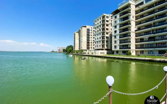 Deluxe Nicolle Solid Residence Mamaia