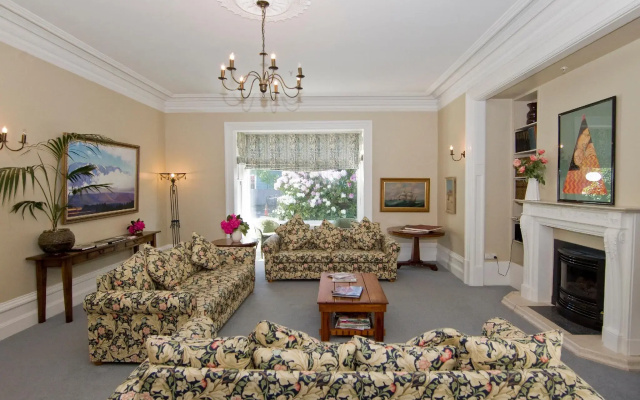 Orari Bed and Breakfast