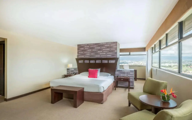 Tryp San Jose Sabana