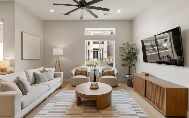 Weekend Vibes 5 Bedroom Townhouse