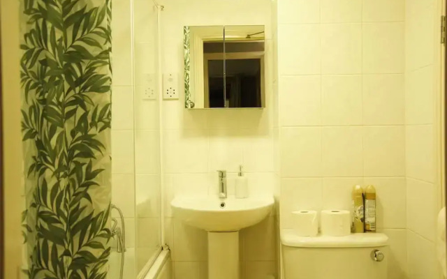 Lux 2 Bed in Canary Wharf Close to Excel & O2