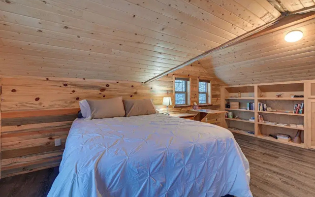 Custom Kasilof Cabin on 40 Private Acres