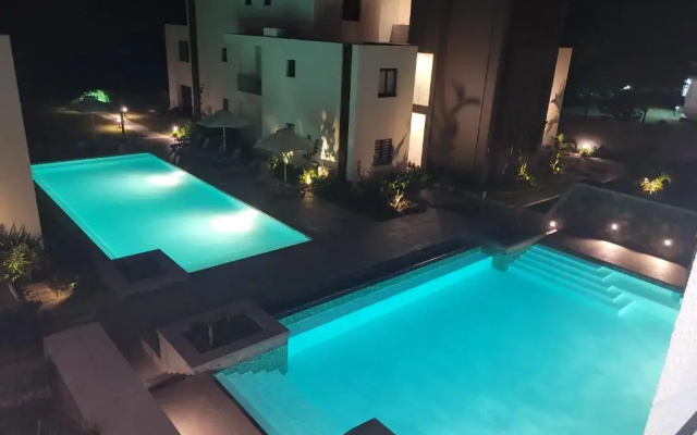 Eastern Blue - Sea View Luxury Apartment