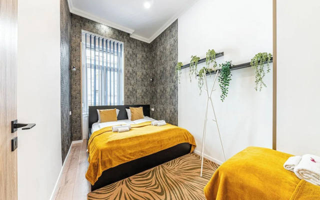The Other Side - Spacious 3BR with Jacuzzi and Private Sauna