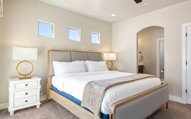 Zion's Paradise 6 Bedroom Townhouse