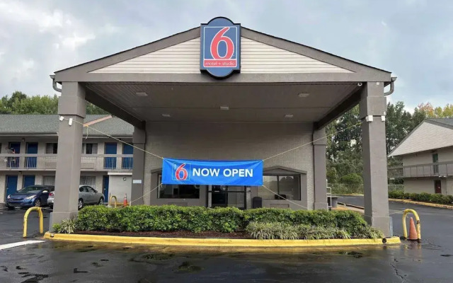 Studio 6 Suites Charlotte, NC - Northlake
