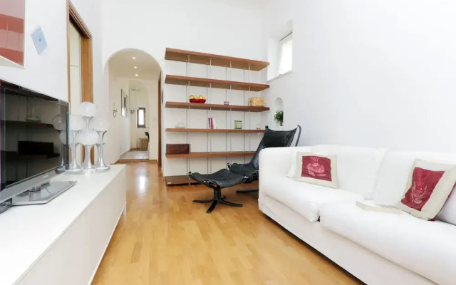 Bright one bedroom Halldis apartment close to St Peter’s square.