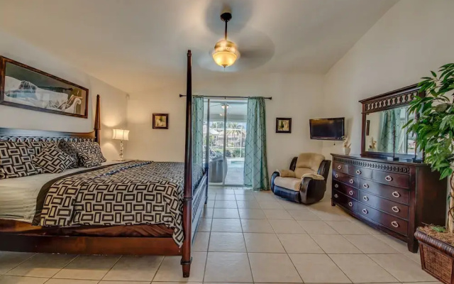 Villazo Ann - Roelens Vacations