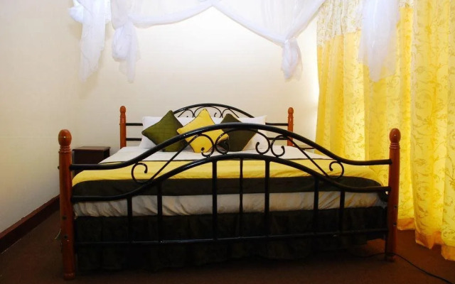 Graceland Hotel & Gardens