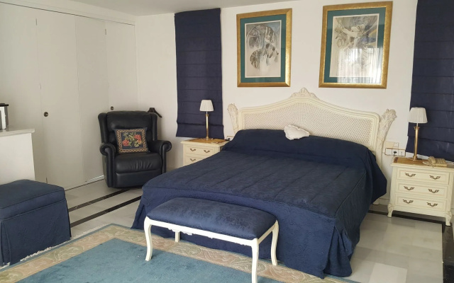 Villa El Nido with Mountain & Sea Views