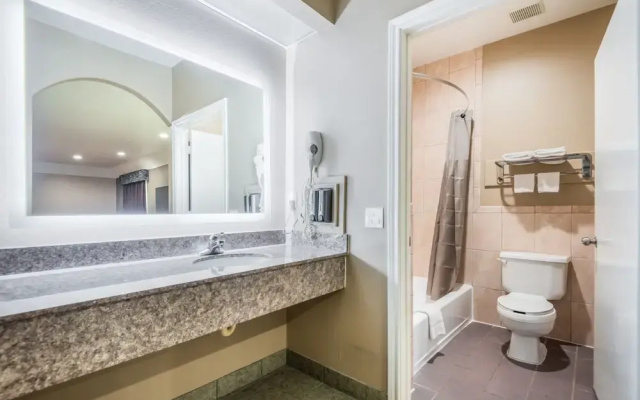 Scottish Inns & Suites IAH Airport - Beltway 8
