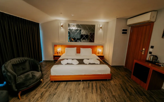 Grand Quars Hotel