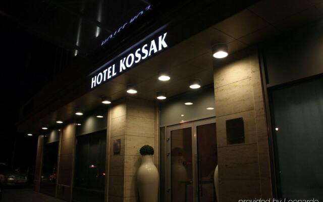 Kossak Hotel вид на фасад