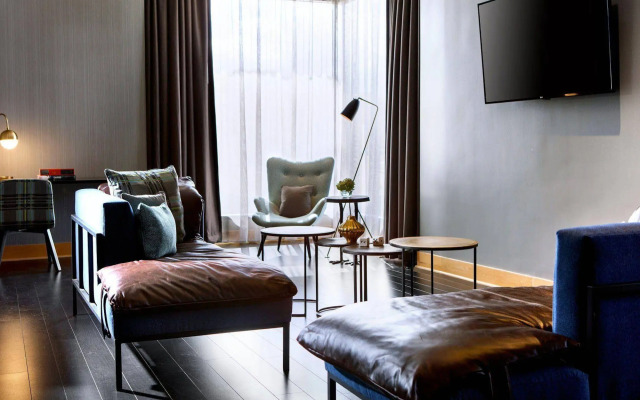 Renaissance Reno Downtown Hotel & Spa