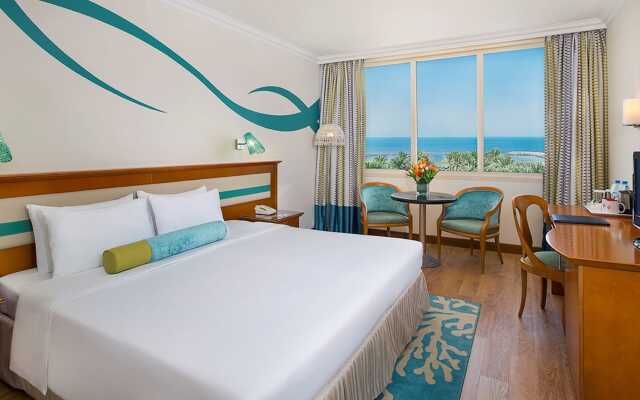 Отель Coral Beach Resort - Sharjah ОАЭ, Шарджа - 8 отзывов об отеле, цены и фото номеров - забронировать отель Coral Beach Resort - Sharjah онлайн комната для гостей