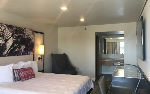 Magnuson Hotel El Paso West