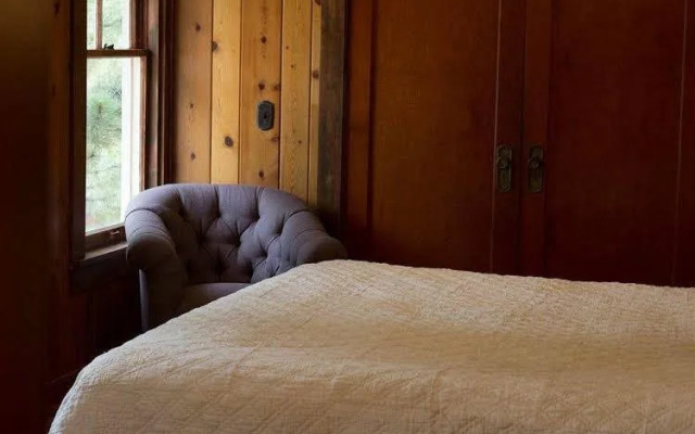 The Golden Leaf Inn