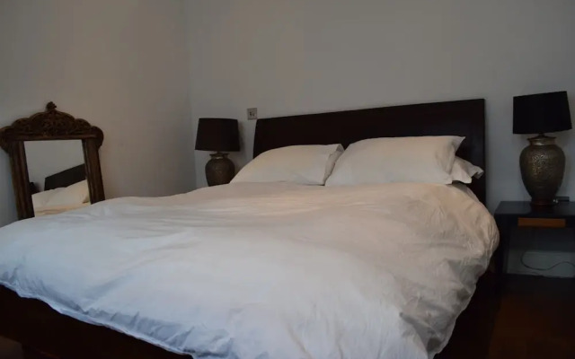 Modern 2 Bedroom Apartment In West Kensington