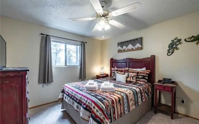 Casa Del Rey - Three Bedroom Cabin with Hot Tub