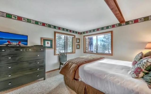 Your Roomy Northstar Retreat Awaits by RedAwning