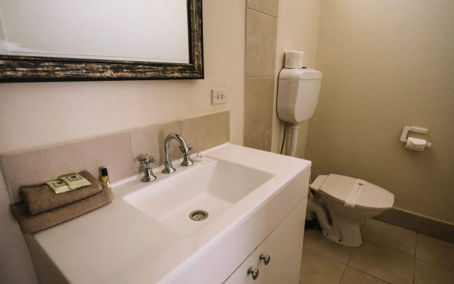 London Motor Inn