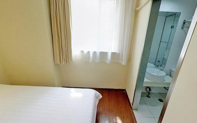 Hanting Premium Hotel Dapuqiao Sun Moon Light Center