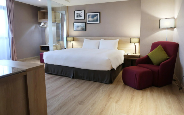 The HO Hotel
