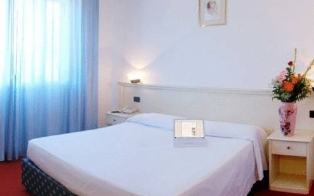 Отель Byron Laguna Inn Италия, Мира - отзывы, цены и фото номеров - забронировать отель Byron Laguna Inn онлайн комната для гостей