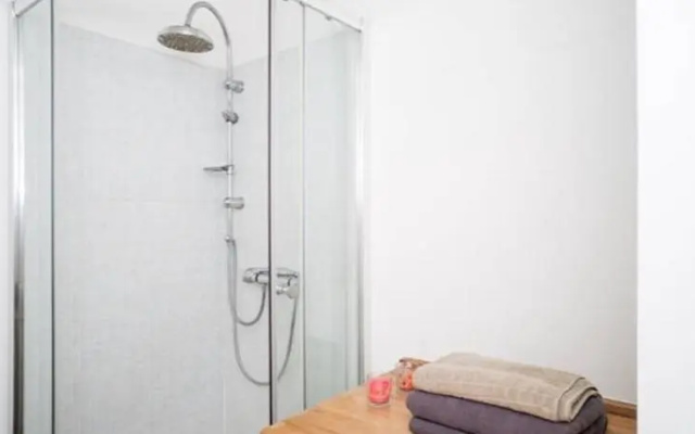 Smart & Fresh 2-Room Apartment