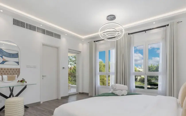 LUX The Serene Springs Villa 2