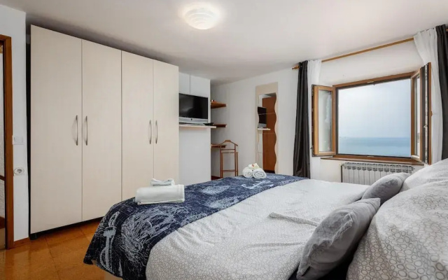 Pretty Apartment With Balcony