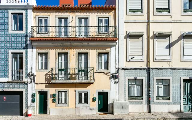 Отель Cozy T.M. Flat in the Heart of Lisbon Лиссабон вид на фасад