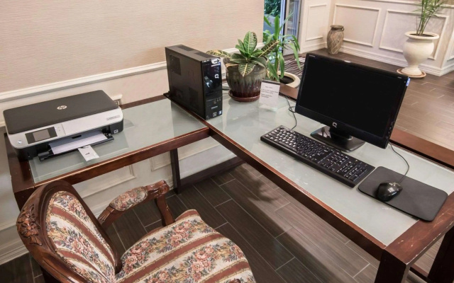 Comfort Inn & Suites Red Oak - Dallas Area