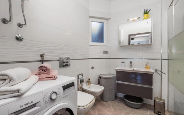 Awesome Apartment in Rijeka With Wifi and Outdoor Swimming Pool
