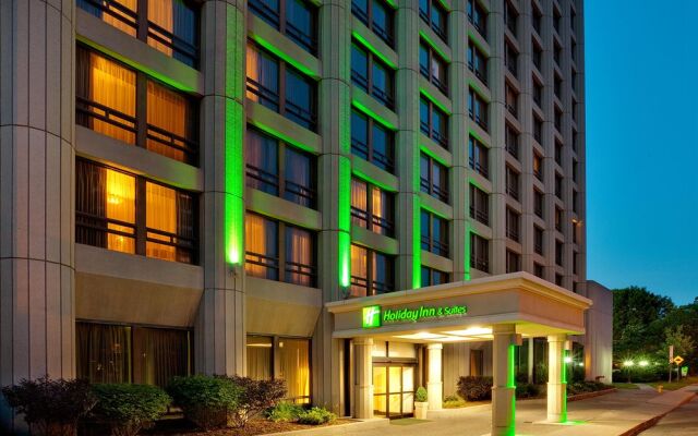 Отель Holiday Inn & Suites Downtown Ottawa Канада, Оттава - отзывы, цены и фото номеров - забронировать отель Holiday Inn & Suites Downtown Ottawa онлайн вид на фасад