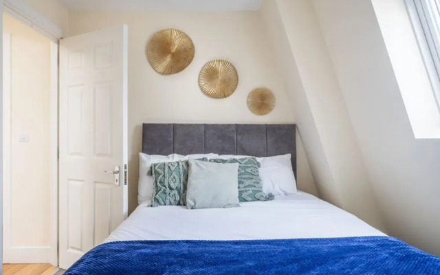 Stylish 3 Bedroom Flat CRC
