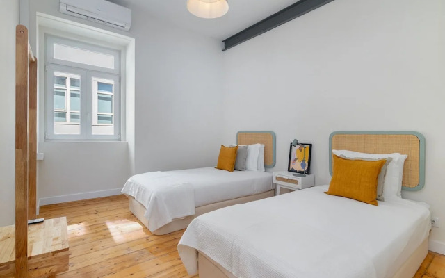 Brand new luxury apartment riverside