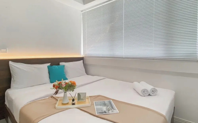 Homey And Modern Look 3Br At Meikarta With Balcon Apartment