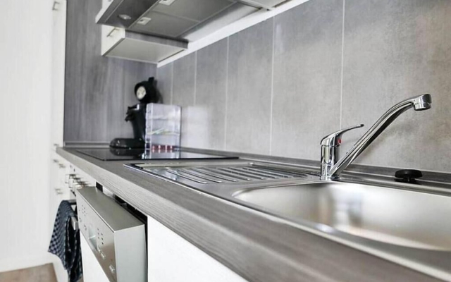 Pitlane Apartments by corents
