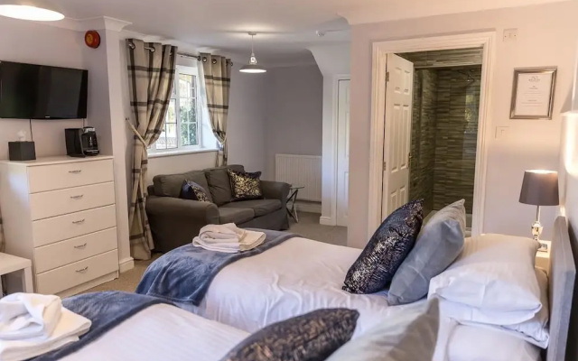 Cricketfield House - Guest House